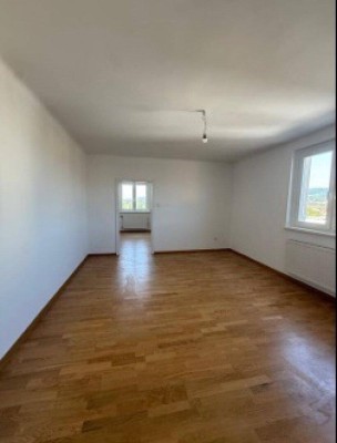 Verkehrsgünstig gelegene 2 Zimmerwohnung im 8. Stock im 13. Bezirk