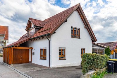Ebersbach - EFH im westlichen Ortsrand mit Blick über Wiesen und Felder…