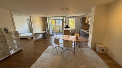 Charmantes Loft mit Balkon und Schlafzimmer in Mitte/Kreuzberg