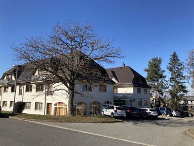 Großzügige 2,5-Zi. mit Laminat, EBK, Balkon und Wannenbad in sehr guter Lage! TG mgl.