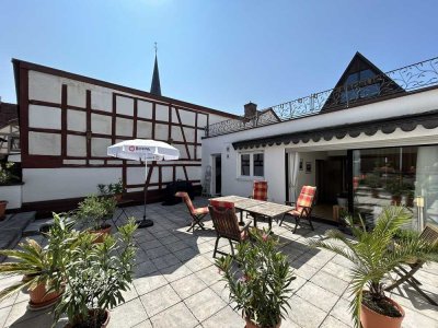 Historisches Fachwerk-Haus (Denkmalschutz) mit etabliertem Ladengeschäft und großzügiger Wohnetage