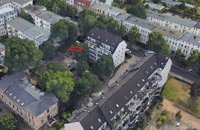 Zum Wohlfühlen: 2-Raum-Wohnung mit 2 Balkonen, Fahrstuhl + Einbauküche