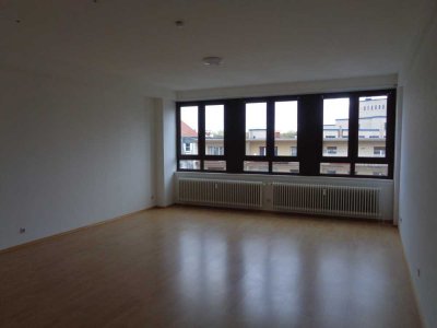 RENOVIERTE EINZIMMER-LOFTWOHNUNG IN ZENTRALER INNENSTADTLAGE!