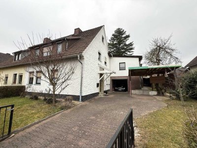 Zweifamilienhaus mit großem Garten in ruhiger Wohnlage