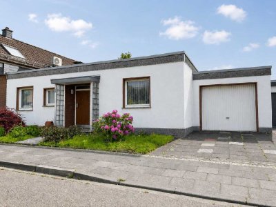 NEU: Sanierungsbedürftiger Bungalow als möglicher Altersruhesitz mit Garage