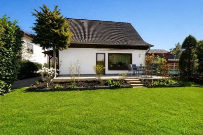 Freistehendes Einfamilienhaus mit Terrasse und Garten in Rudow, Berlin