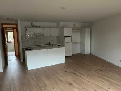 Helle 3-Zimmer-Wohnung mit Balkon und Einbauküche in ruhiger Untersteinbacher Lage