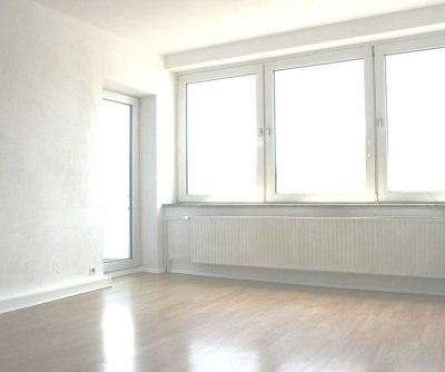 Schöne und gepflegte 3-Raum-Wohnung mit Balkon in Braunschweig Querum