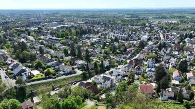 Aussicht genießen, Potenzial nutzen. Grundstück mit Bestandsimmobilie und Option auf zweite Bebauung
