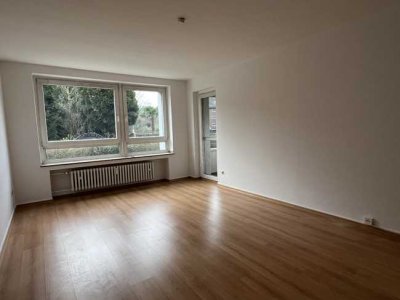Tolle 4-Zimmer-Erdgeschosswohnung mit Balkon und Gartennutzung in Gelsenkirchen-Buer, Ideal für Fam.