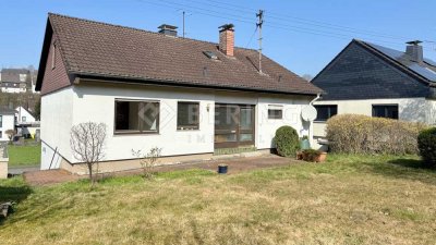 EINFAMILIENHAUS MIT GARAGE UND SUPER-GRUNDSTÜCK | NETPHEN