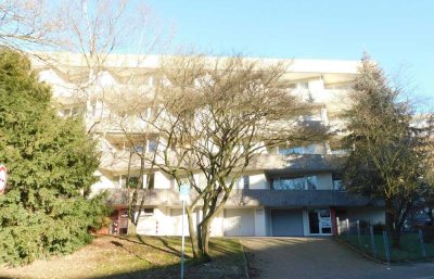 Gemütliche 3-Zi.-Whg. mit neuem Bad, neuem Boden und sonniger Loggia