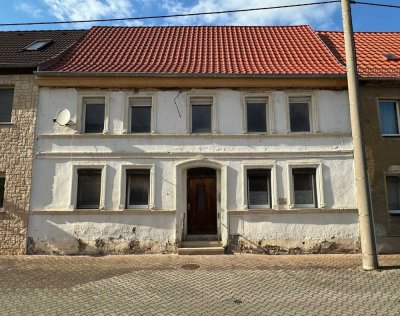 Charmantes Reihenhaus mit Ausbaupotenzial  in Bad Lauchstädt, Goethestadt Bad Lauchstädt