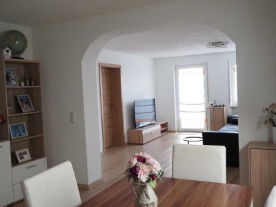 Modernisierte 3-Zimmer-Wohnung mit Terrasse und EBK in Waldachtal