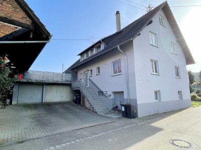 Freistehendes Zweifamilienhaus in Randlage sucht Sie