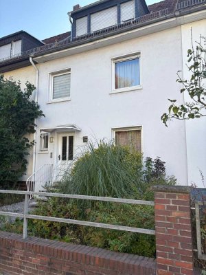 VON PRIVAT - Charmantes Reihenmittelhaus mit einem schönen Garten in Rödelheim zuverkaufen