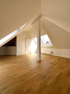 Kernsanierte Dachgeschoss-Maisonettewohnung in Zuffenhausen-Stuttgart