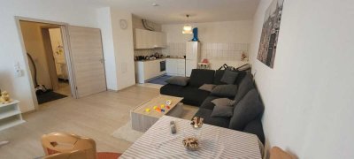 Angeboten wird eine 2-Zimmer Nichtraucher Einlieger Wohnung mit 60 m² Wohnfläche im Erdgeschoss.