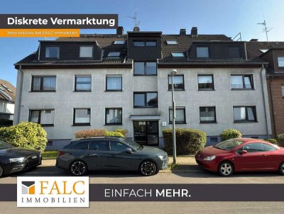 Wohnen mit Weitblick: Dachgeschossrefugium mit Loggia & Tiefgaragen-Stellplatz in Seenähe