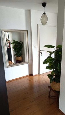 schöne helle 84qm große 2,5 Zi. Whg. inkl. Balkon