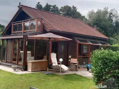 1130 Wien, rustikales kleines Holzblockhaus, unterkellert, Traumgrund ,Südlage Pool