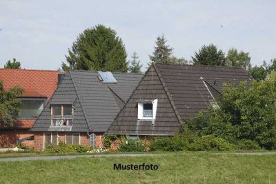 Freistehendes Einfamilienhaus mit Terrasse