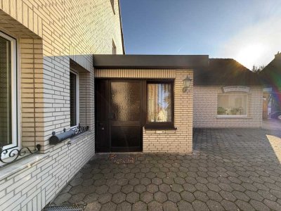 Attraktive Kapitalanlage: Mehrfamilienhaus mit Gewerbefläche und großem Grundstück
