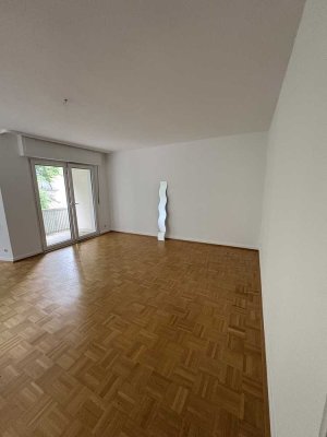 ruhige 2-Zimmer-Wohnung mit Balkon in WI-Norost