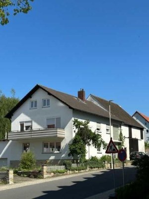 Zweifamlienhaus u. Scheune+Halle, Ortsmitte, Balkon, Stadtbusanbindung, Mehrgenerationen