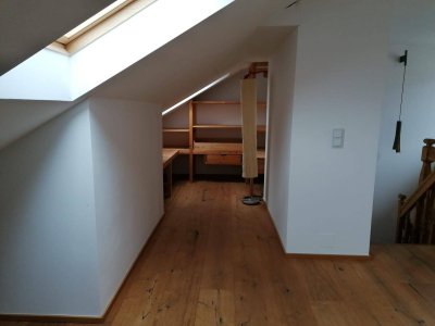 Charmante 2-Zimmer-Dachgeschoss-Maisonette mit Terrasse beim AKH – Hernalser Hauptstraße, 1170 Wien
