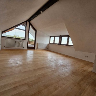 Erstbezug nach Sanierung: 3-Zi.-Wohnung mit Balkon in Kemnat
