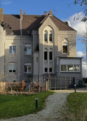 Repräsentatives Stadthaus mit Rheinblick in Alt-Homberg mit 10 Zimmern und Eckgrundstück