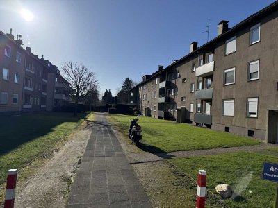 Gepflegte 2-Zimmer Wohnung im 2. OG in Krefeld-Kempener Feld/Baackeshof - OHNE MAKLER