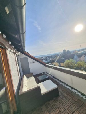 Moderne DG-Wohnung mit Südterrasse & beeindruckender Aussicht - teilmöbliert, 68 qm