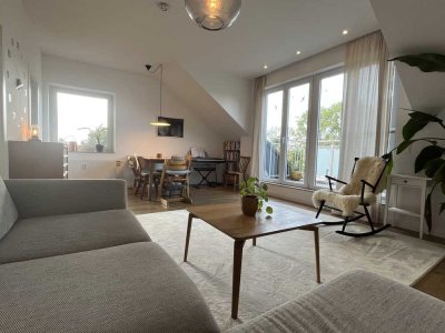 Stilvolle 3-Raum-DG-Wohnung mit Balkon und Blick ins Grüne