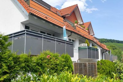 Burgblick! Gepflegte 2-Zimmer-Wohnung mit Balkon, Garage und moderner Einbauküche