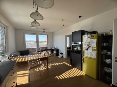 Sonnendurchflutete möblierte 2-Zimmer-Wohnung mit gehobener Innenausstattung in München Lochhausen