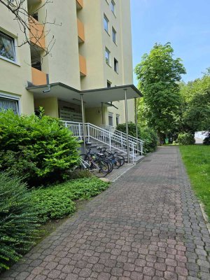 Schöne 3 Zimmerwohnung mit Wohnküche und Balkon