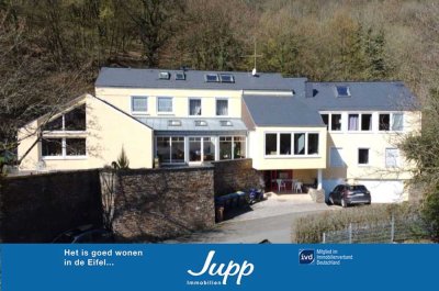 Mehrfamilienhaus mit 6 Wohneinheiten und 2 Garagen in bester Lage, Bad Bertrich