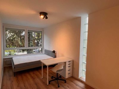 ++ Zimmer in bester Uni Lage / Furnished shared flat available ++