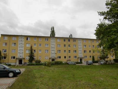 Bezugsfertige 3-Raumwohnung ohne Durchgangszimmer und Balkon