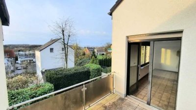 Zentrale 2,5-Raum-EG-Wohnung in Kupferdreh mit neuem Bad,  neuer EBK mit Waschtrockner und Balkon