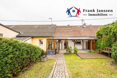 Wohnhaus mit Garage, Garten & überdachter Terrasse in Gönnersdorf - Heizung 2020 erneuert