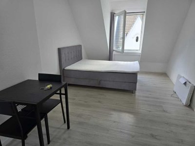 Schönes DG-Studio in Bochum-Riemke nahe U35-Linie, ideal für Studenten & Singles
