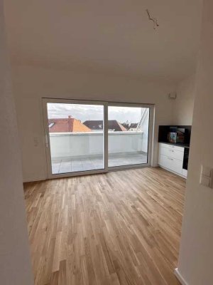 Geschmackvolle 2-Raum-DG-Wohnung mit geh. Innenausstattung mit Balkon und EBK