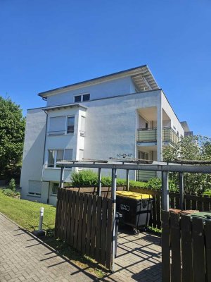 Neuwertige 3-Zimmer-Wohnung mit Balkon und Einbauküche in super Lage in Vaihingen Enz.