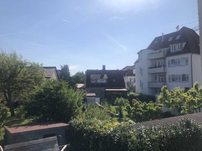 Exklusive, neuwertige 2-Zimmer-Wohnung mit geh. Innenausstattung mit Balkon und EBK