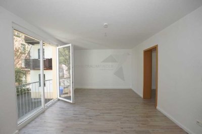 NEU renovierte 2-Zimmer-Wohnung mit französischem Balkon