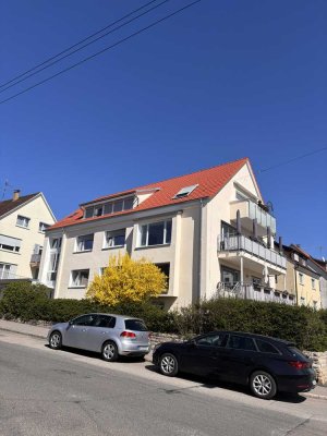 Neuwertige 5,5-Zimmer-Wohnung mit Balkon, Garten und EBK in Stuttgart Degerloch