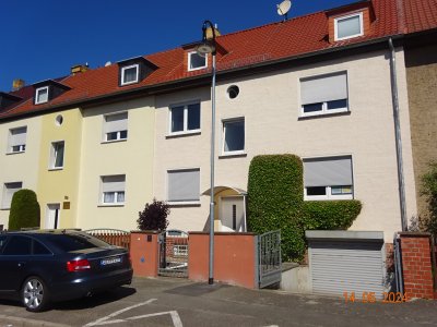Super schöne 3-Raumwohnung mit Einbauküche und Balkon-